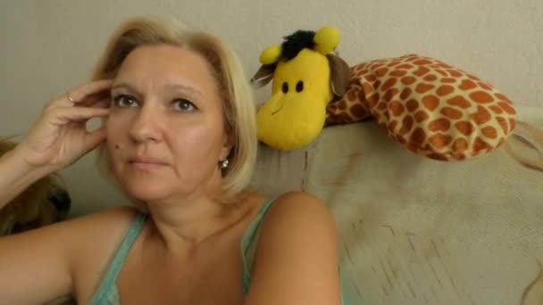 Soft toy in the hands of women - Footage, Video