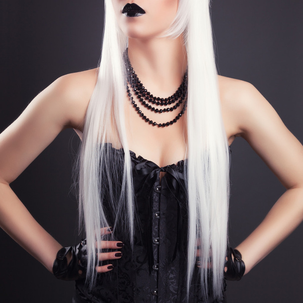 woman with black make-up - Foto, afbeelding