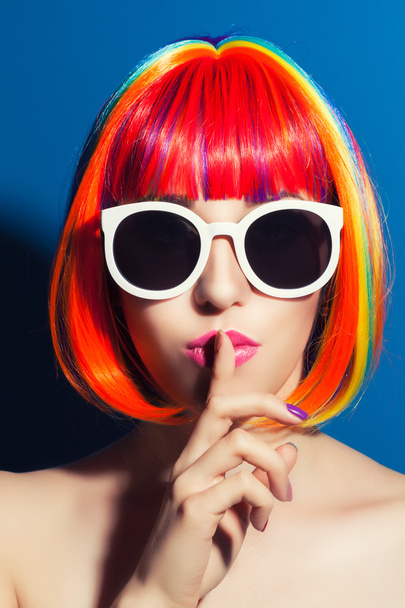 woman wearing colorful wig - Fotoğraf, Görsel