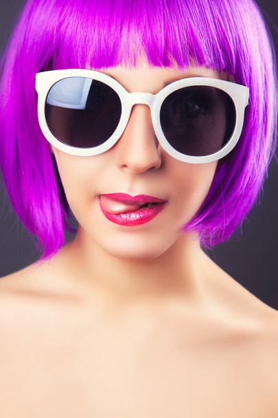 woman wearing colorful wig - Fotoğraf, Görsel