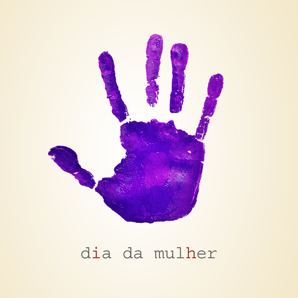 фиолетовый отпечаток и текст dia da mulher, женский день в португах
 - Фото, изображение