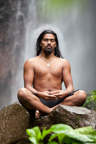 Homem meditando
 - Foto, Imagem