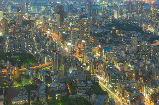 Tokyo stadtbild im roppongi distrikt, japan - Foto, Bild