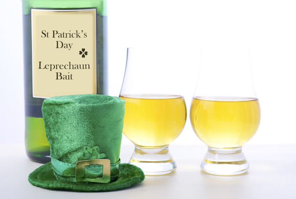 День святого Патрика Ирландский виски
  - Фото, изображение