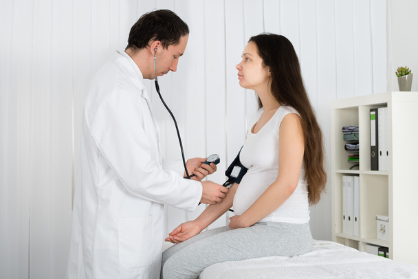 Checking Pregnant Woman Blood Pressure - Valokuva, kuva