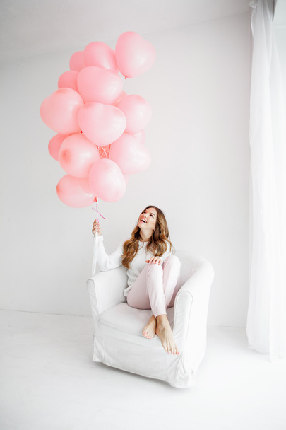 Woman with pink ballons - Foto, Bild