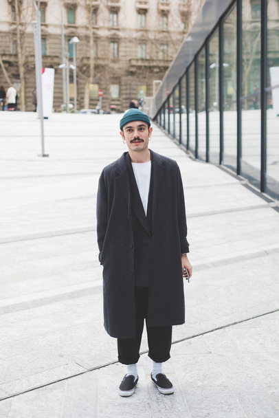 MILAN, ITALY - FEBRUARY 29, 2016: Fashionable man attending mode - Foto, Imagen