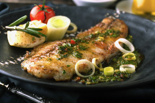 Grilled fish with lemon and rosemary - Photo, Image