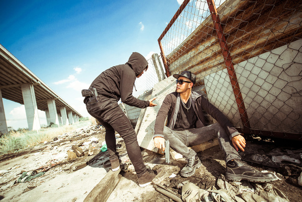 İki genç gangster - Fotoğraf, Görsel