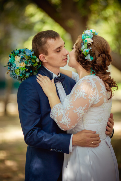 Bride and groom on their wedding day - Fotografie, Obrázek