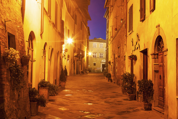 Piazza - straten van de oude stad - Foto, afbeelding