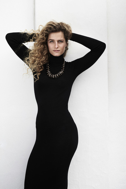 Beautiful blond in black dress - Valokuva, kuva
