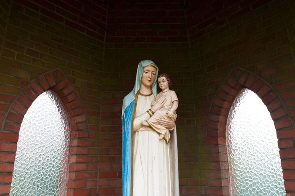 Maria standbeeld - Foto, afbeelding