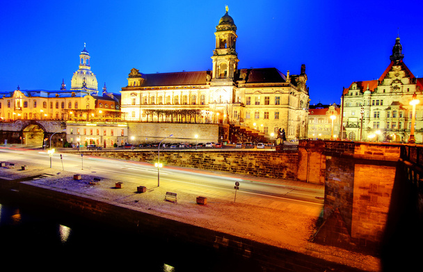 Dresden yöllä
 - Valokuva, kuva