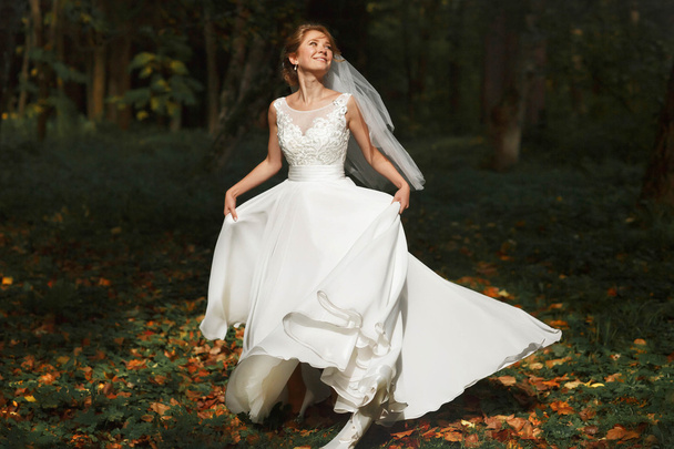 luxury stylish young bride - Fotó, kép