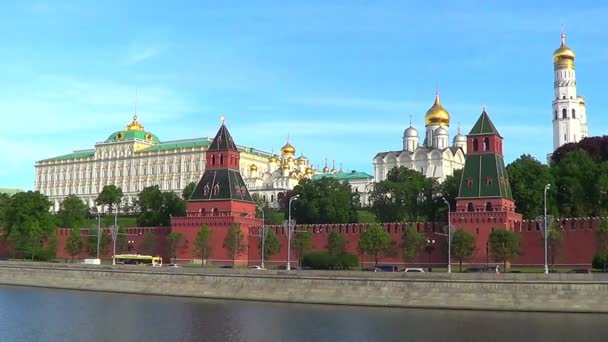 Pevnost moskevského Kremlu s velkým kremelském paláci a chrámy - Záběry, video