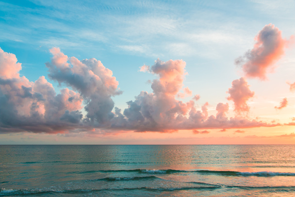 Захід сонця в Атлантичний океан - Фото, зображення