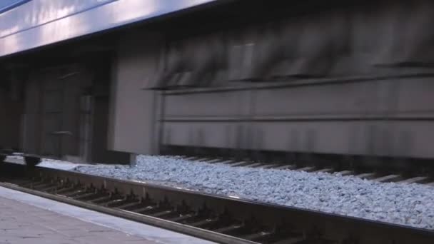 Το τρένο αναχωρεί από πλατφόρμα - Πλάνα, βίντεο