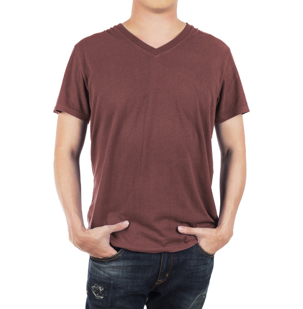 Κοντινό πλάνο του ανθρώπου μπροστά κόκκινο καφέ πουκάμισο σε άσπρο φόντο. - Φωτογραφία, εικόνα