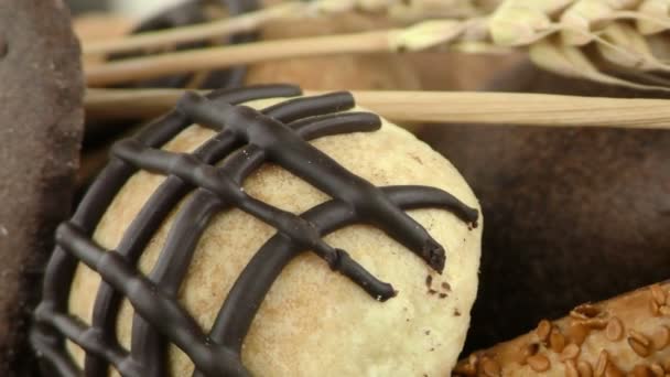 Γλυκό νόστιμα μπισκότα και κουλουράκια - Πλάνα, βίντεο