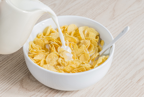 Corn flakes with milk - Foto, afbeelding