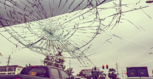Broken car windshield. - Foto, imagen