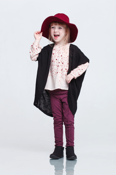 smiling  little girl posing - Foto, afbeelding