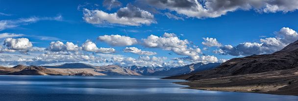 Lago Tso Moriri in Himalaya. Ladakh, India - Foto, immagini