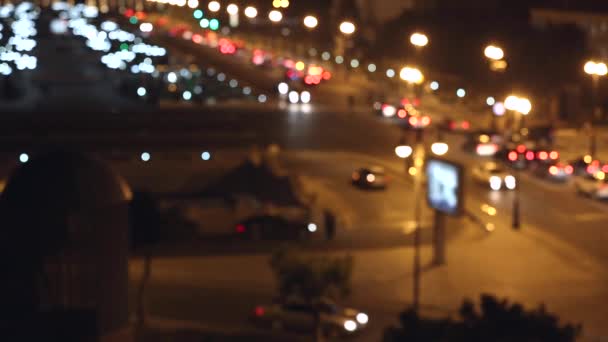 Dopravní zácpa na dálnici v noci, mimo zaměření. automobily v těžké dopravě jam na zimní street City v noci proud dopravních toků po dálnici v noci. Baku, Ázerbájdžán 3 Mart 2016 - Záběry, video