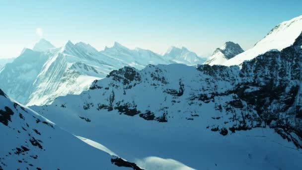 schneebedeckte Berggipfel im Grindelwald - Filmmaterial, Video