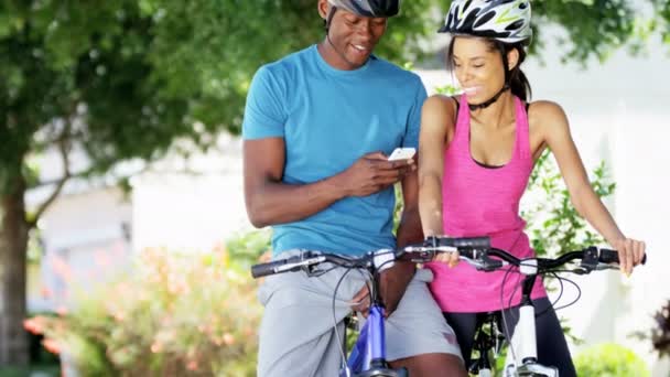 coppia scattare selfie durante la guida di biciclette
 - Filmati, video