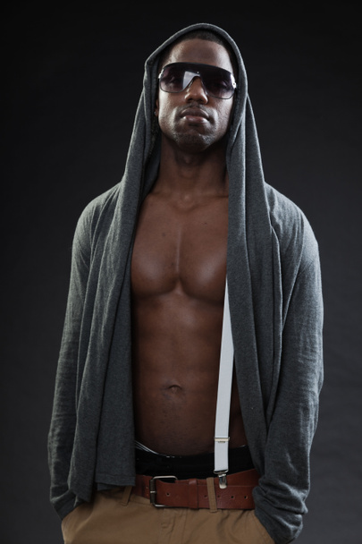 Jovem homem negro estilo urbano
 - Foto, Imagem