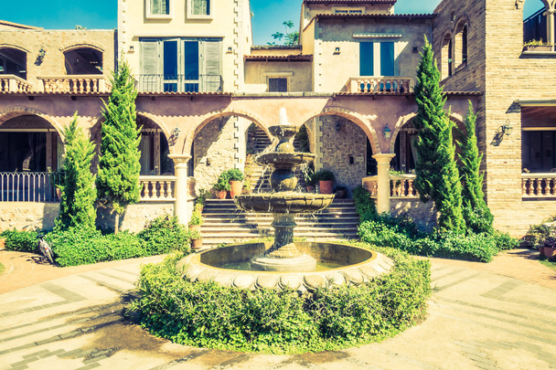 Kaunis arkkitehtuuri italia tyyli
 - Valokuva, kuva