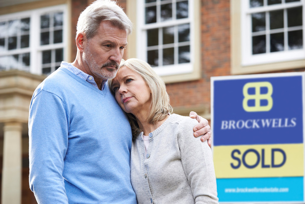 Mature Couple Forced To Sell Home Through Financial Problems - 写真・画像