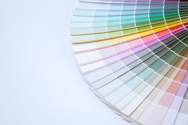 Guía de paleta de colores sobre fondo blanco
 - Foto, imagen