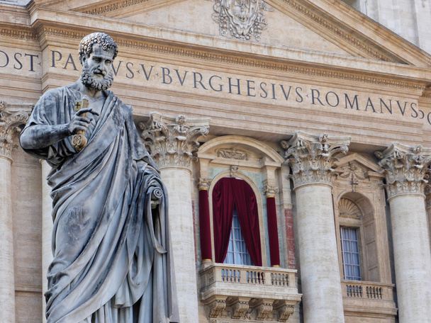 Rom - Basilica with pope window - Photo, Image