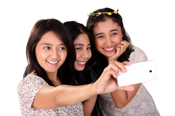 Üç kadın selfie izole ön kamera ile - Fotoğraf, Görsel