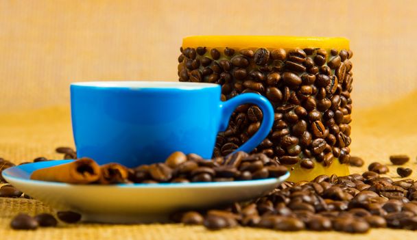 чорна кава і кавові зерна
 - Фото, зображення