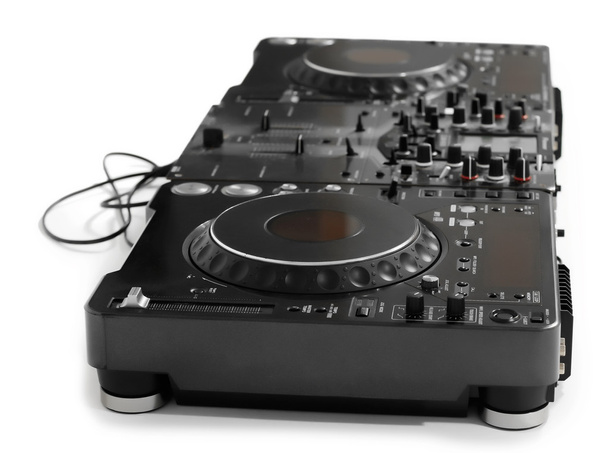 DJ мікшер ізольований на білому
 - Фото, зображення