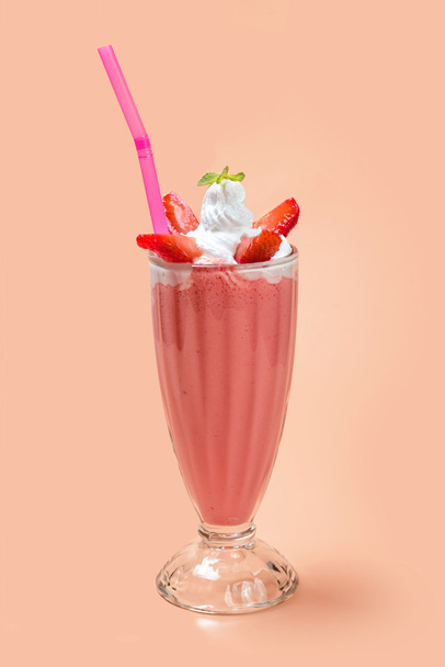 Milkshake in high glass - Foto, imagen