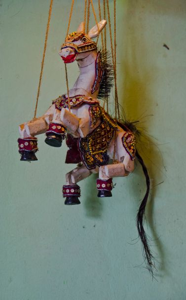 дерев'яні ляльковий кінь
 - Фото, зображення