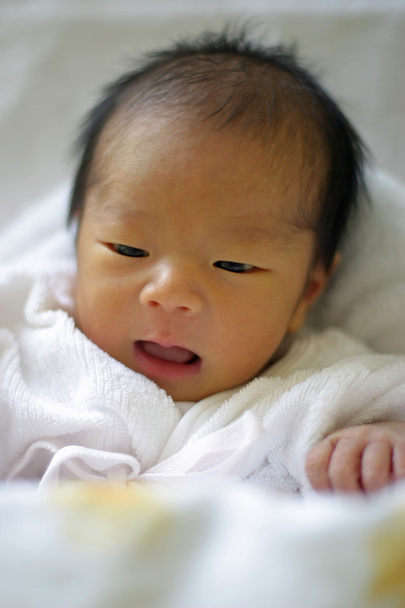 Japanilainen vastasyntynyt poikavauva (0-vuotias
) - Valokuva, kuva