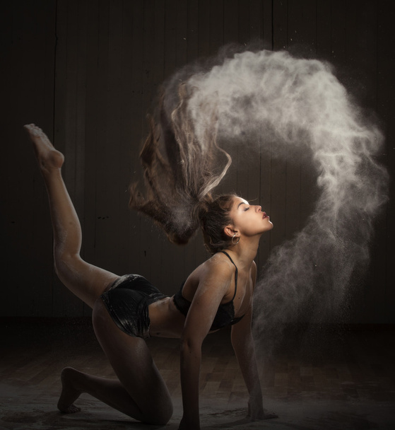 Ballerina dancing with flour - Valokuva, kuva