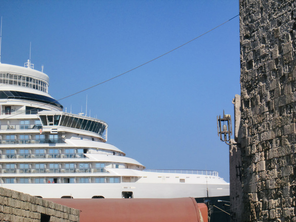 Oceanliner in the background - Photo, Image