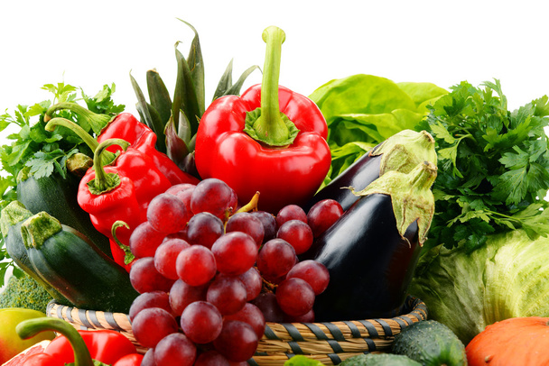 Состав со свежими овощами и фруктами - Фото, изображение