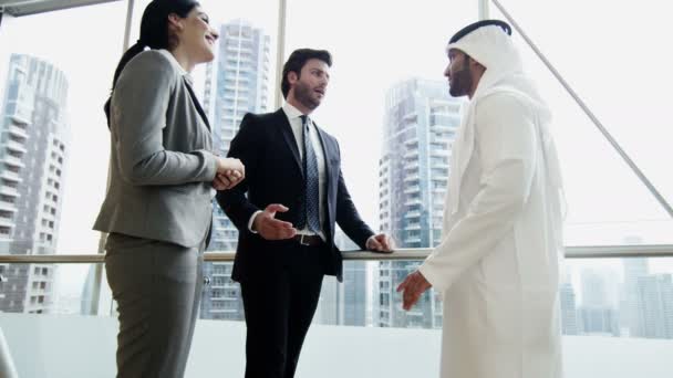 obchodní tým setkání s arabskými podnikatel - Záběry, video