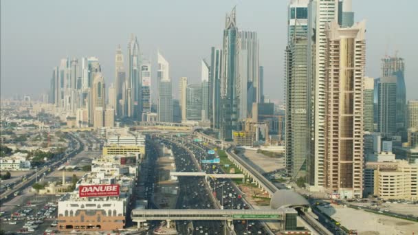 Dubai Sheikh Zayed úton  - Felvétel, videó