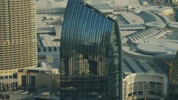 Aerial view of Dubai city skyline - Πλάνα, βίντεο