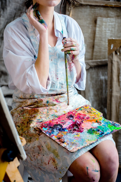 painter in her studio - Foto, Imagem