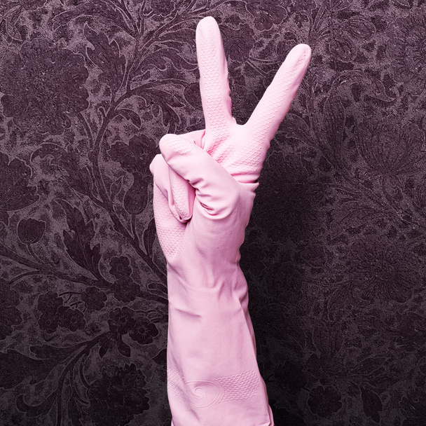 ピンクのクリーニングの手袋 - 写真・画像